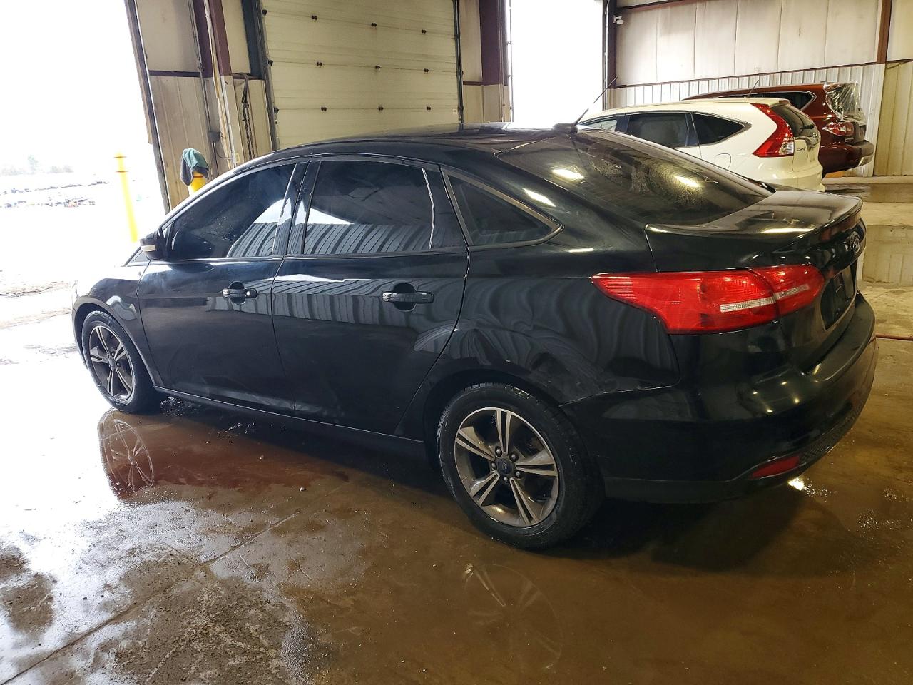 2017 FORD FOCUS SE photo 4