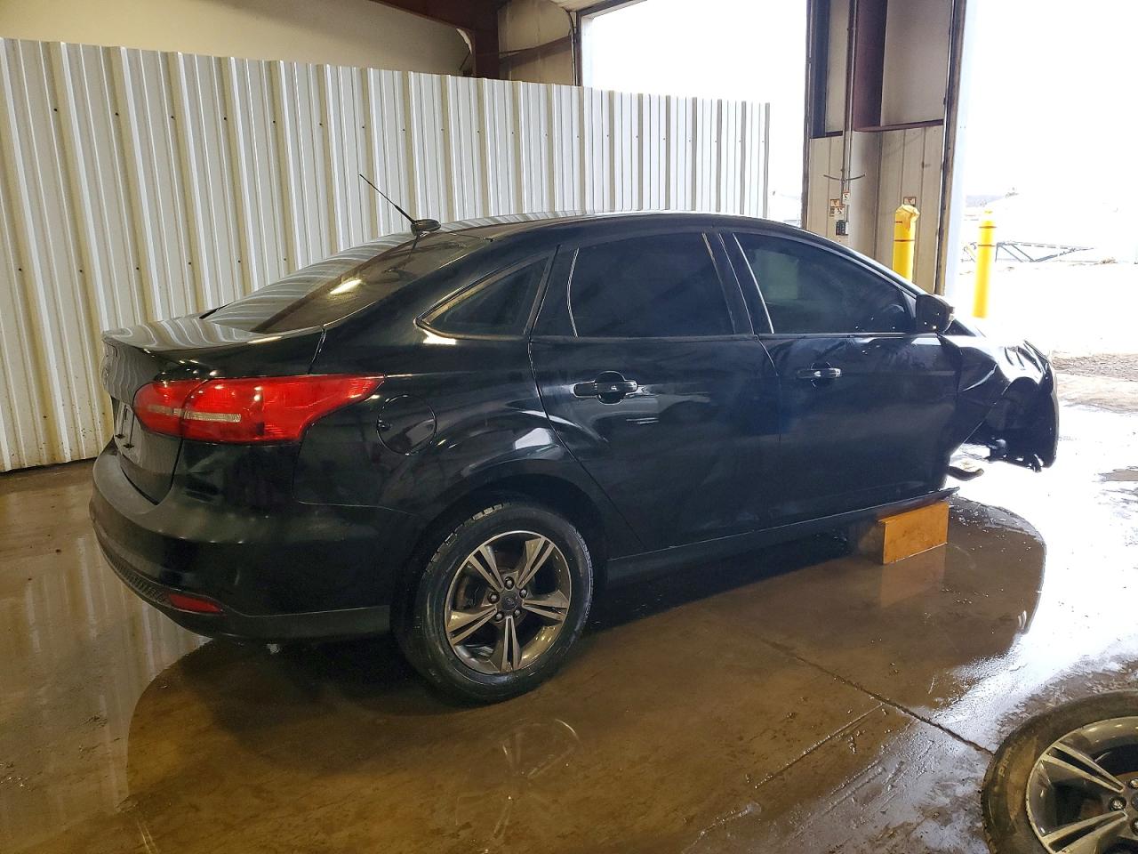 2017 FORD FOCUS SE photo 7