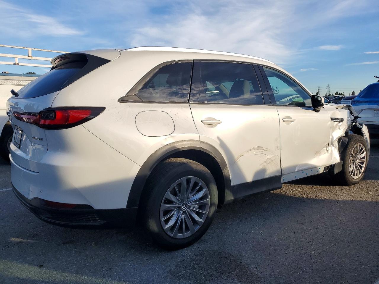 2025 MAZDA CX-90 PREFERRED photo 3