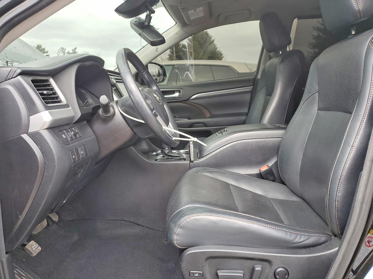 2017 TOYOTA HIGHLANDER LIMITED photo 7