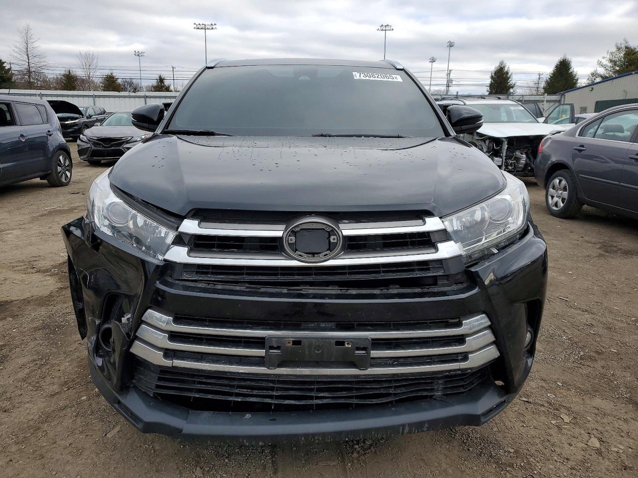 2017 TOYOTA HIGHLANDER LIMITED photo 5