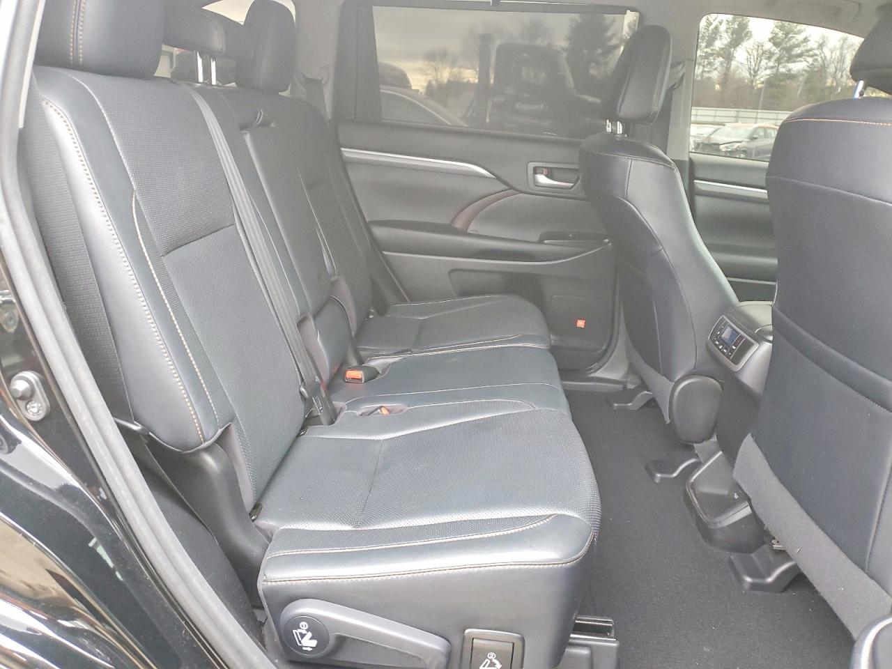 2017 TOYOTA HIGHLANDER LIMITED photo 11