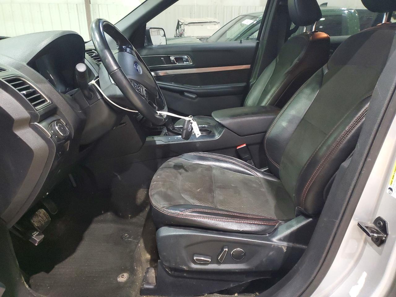 2018 FORD EXPLORER XLT photo 19