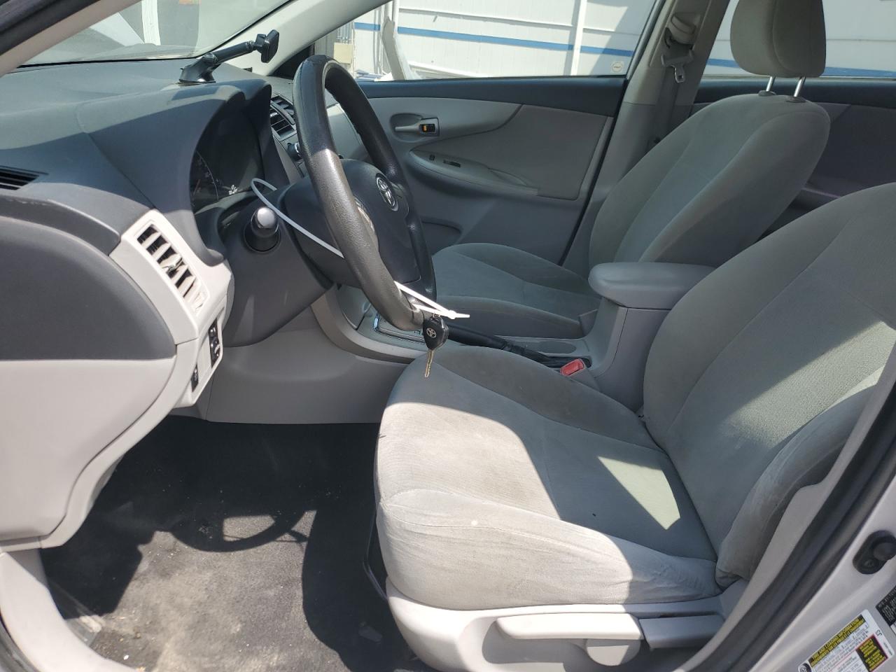 2011 TOYOTA COROLLA LE photo 7