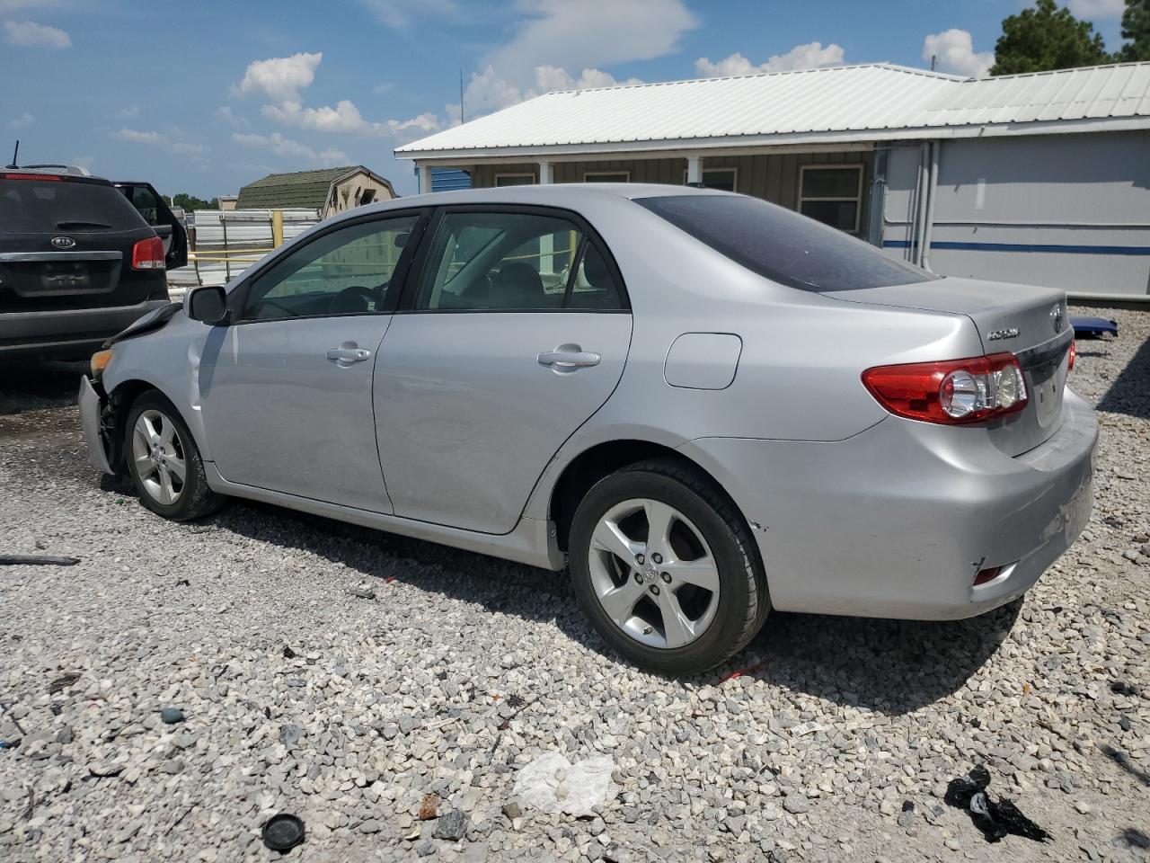 2011 TOYOTA COROLLA LE photo 2