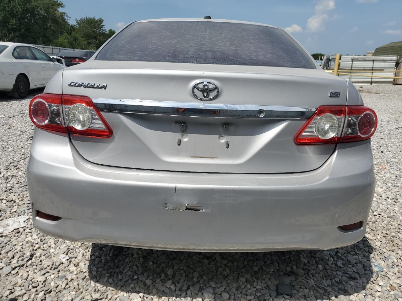 2011 TOYOTA COROLLA LE photo 6