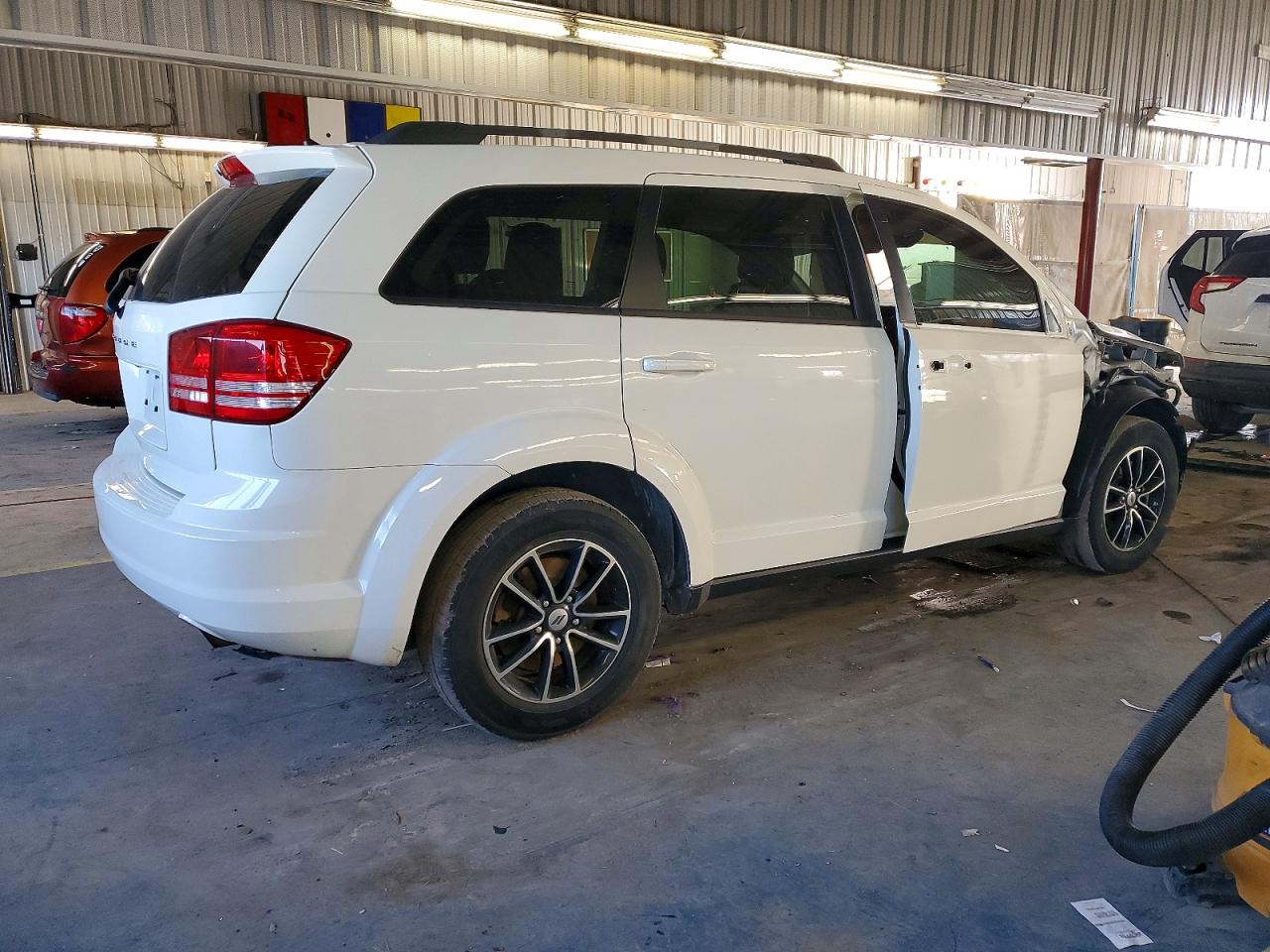 2018 DODGE JOURNEY SE photo 3