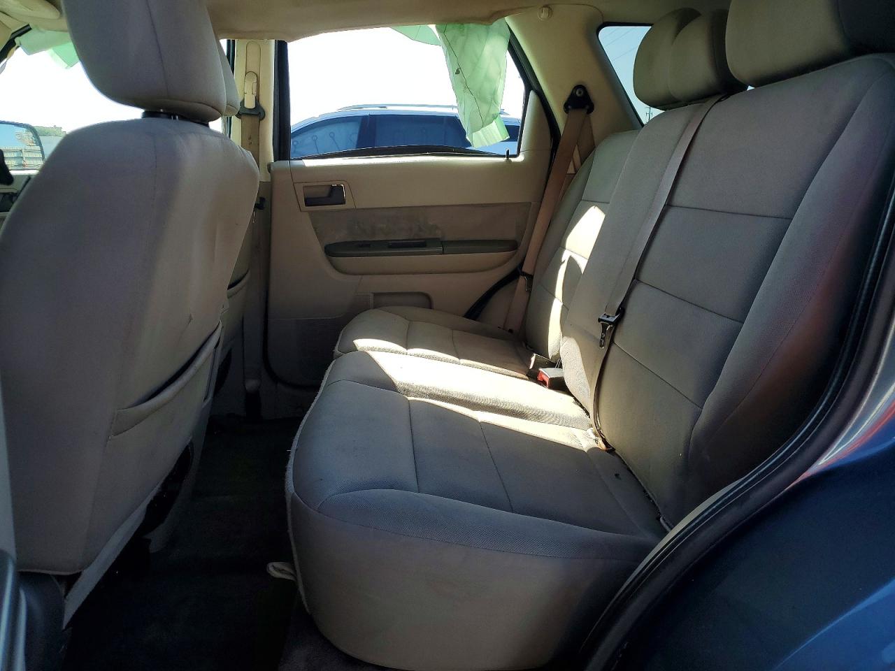 2010 FORD ESCAPE XLT photo 31
