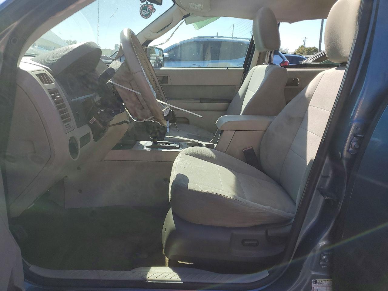 2010 FORD ESCAPE XLT photo 19