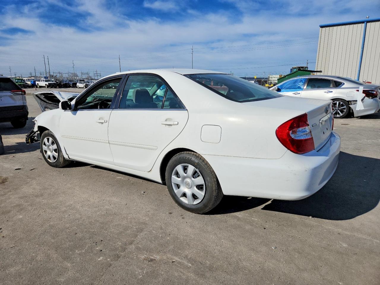 2002 TOYOTA CAMRY LE photo 2