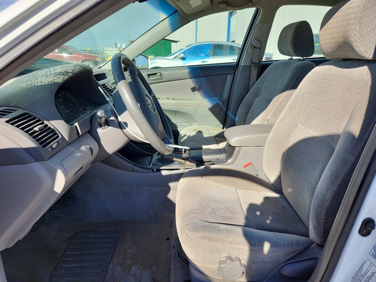 2002 TOYOTA CAMRY LE photo 7