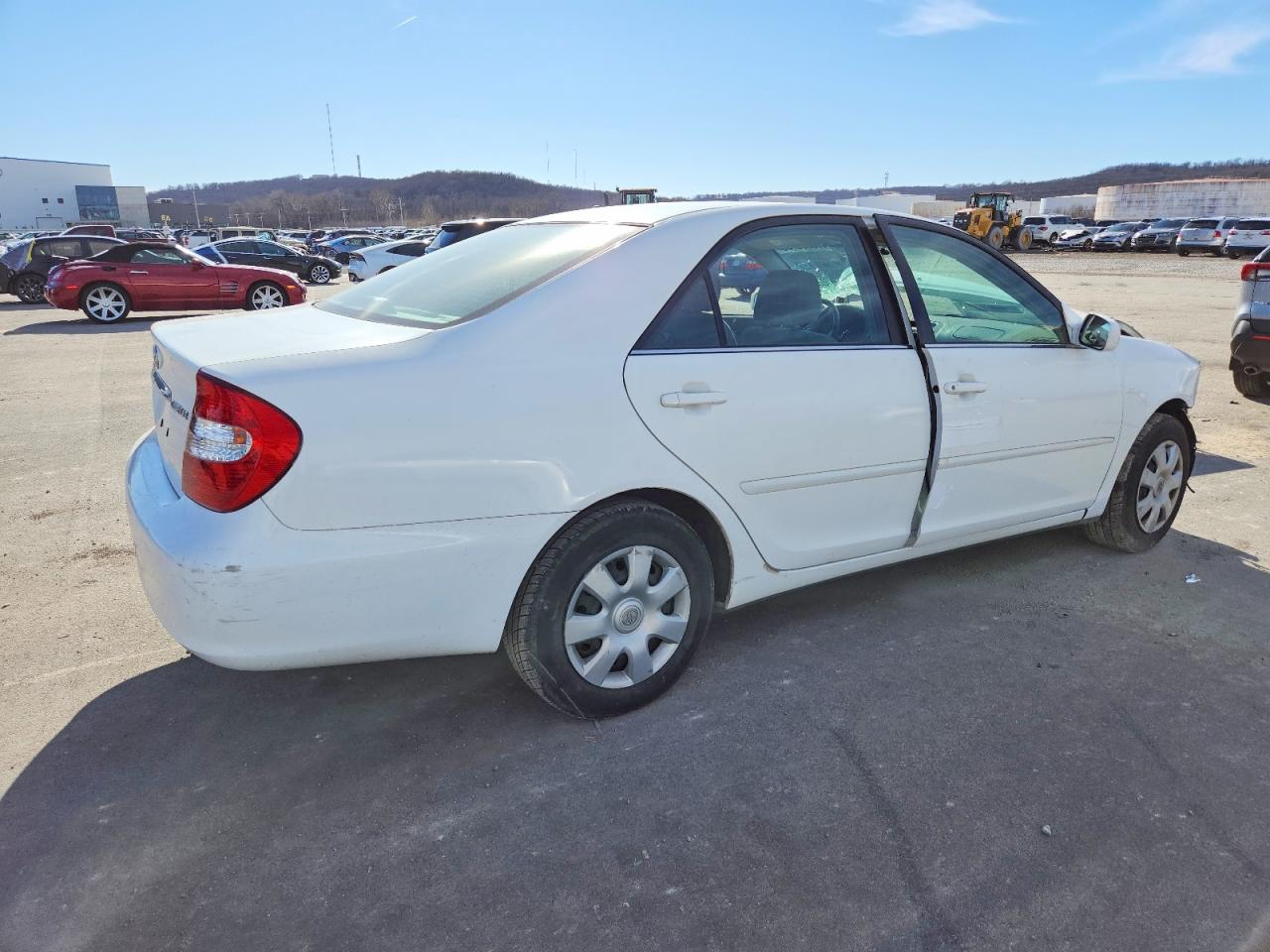 2002 TOYOTA CAMRY LE photo 3