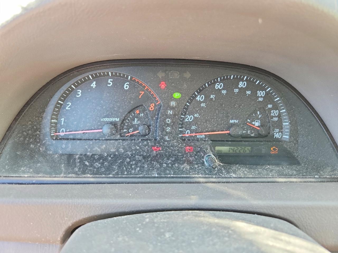 2002 TOYOTA CAMRY LE photo 9