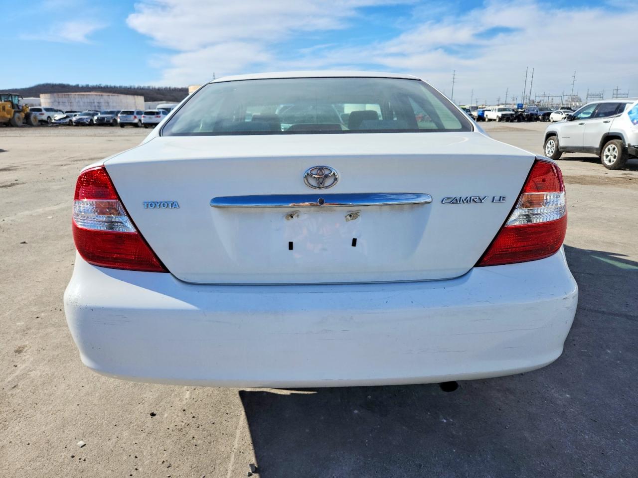 2002 TOYOTA CAMRY LE photo 6