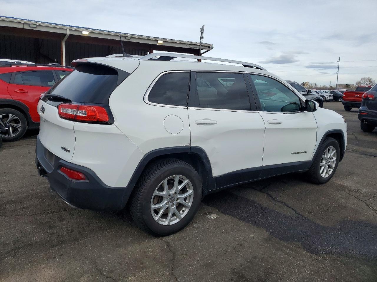 2017 JEEP CHEROKEE LATITUDE photo 3