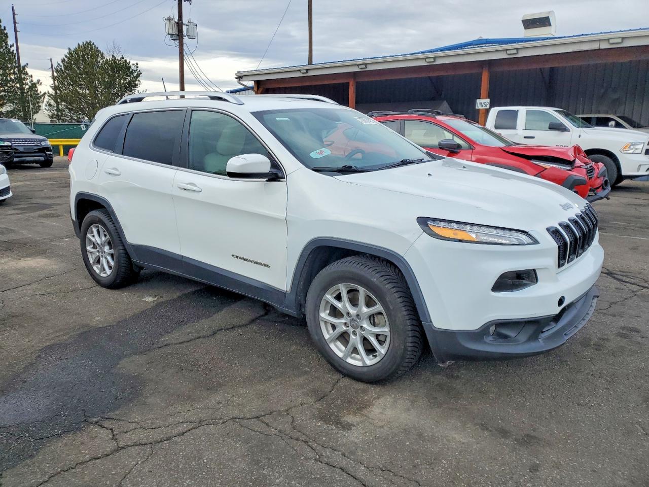 2017 JEEP CHEROKEE LATITUDE photo 4