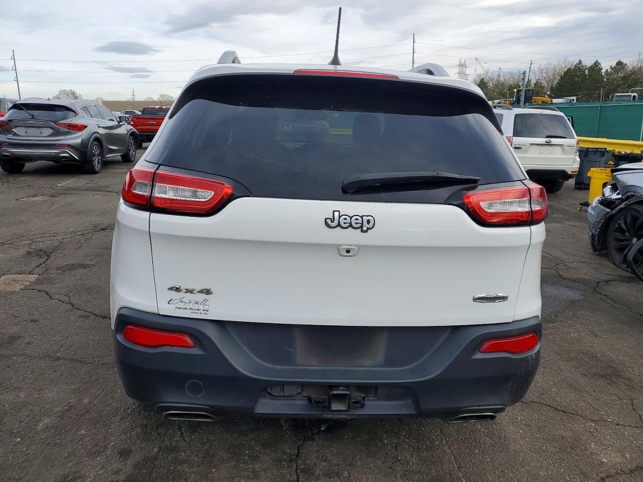 2017 JEEP CHEROKEE LATITUDE photo 6
