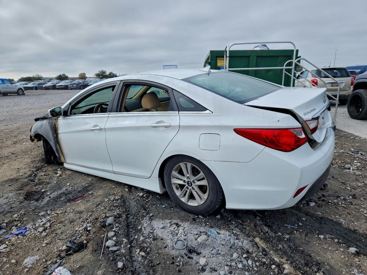 2014 HYUNDAI SONATA GLS photo 3