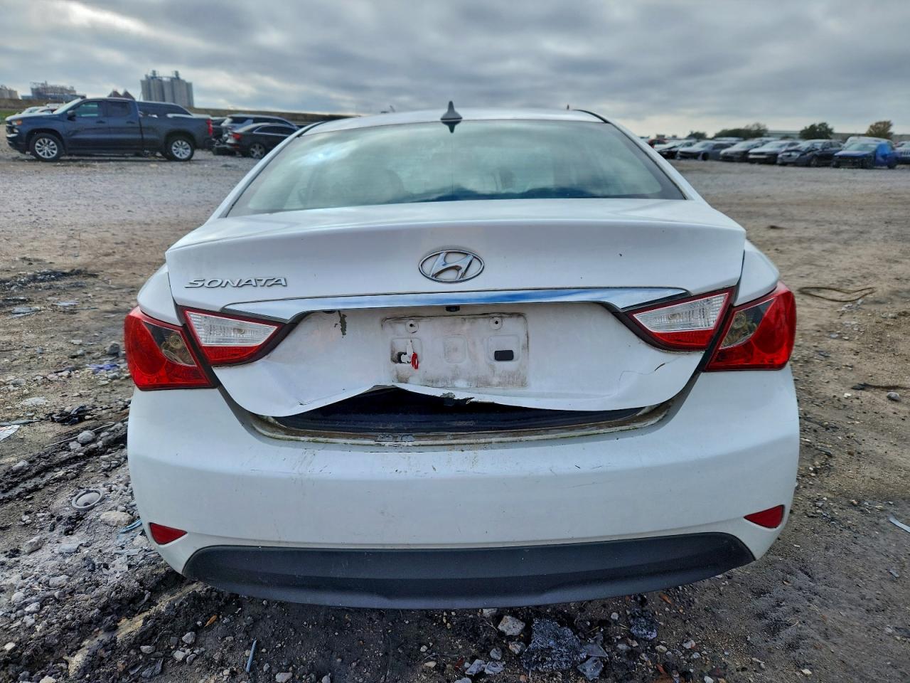2014 HYUNDAI SONATA GLS photo 11