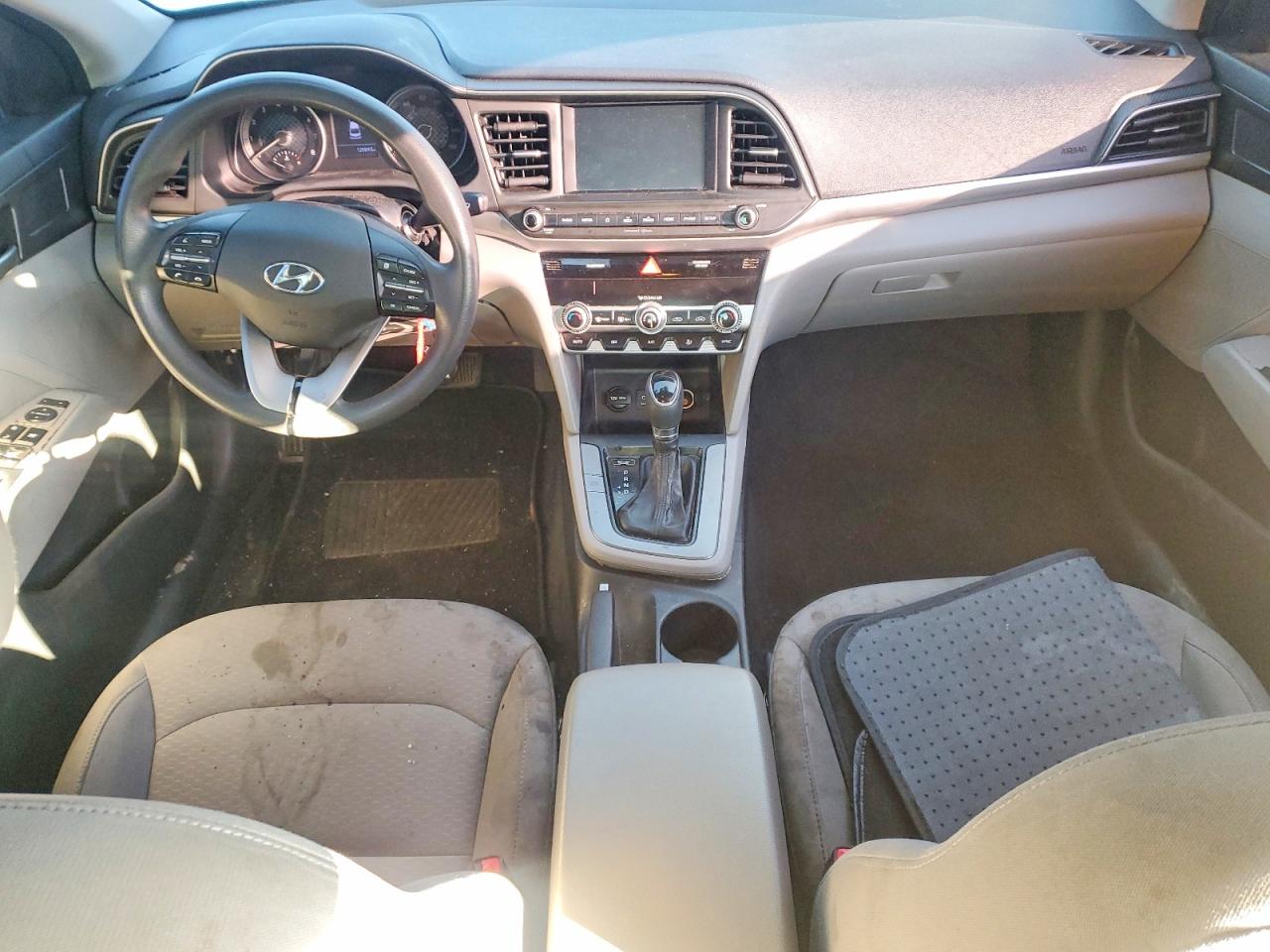 2020 HYUNDAI ELANTRA SEL photo 8