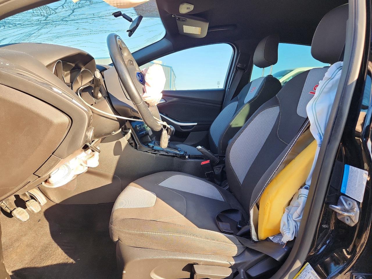 2017 FORD FOCUS ST photo 13