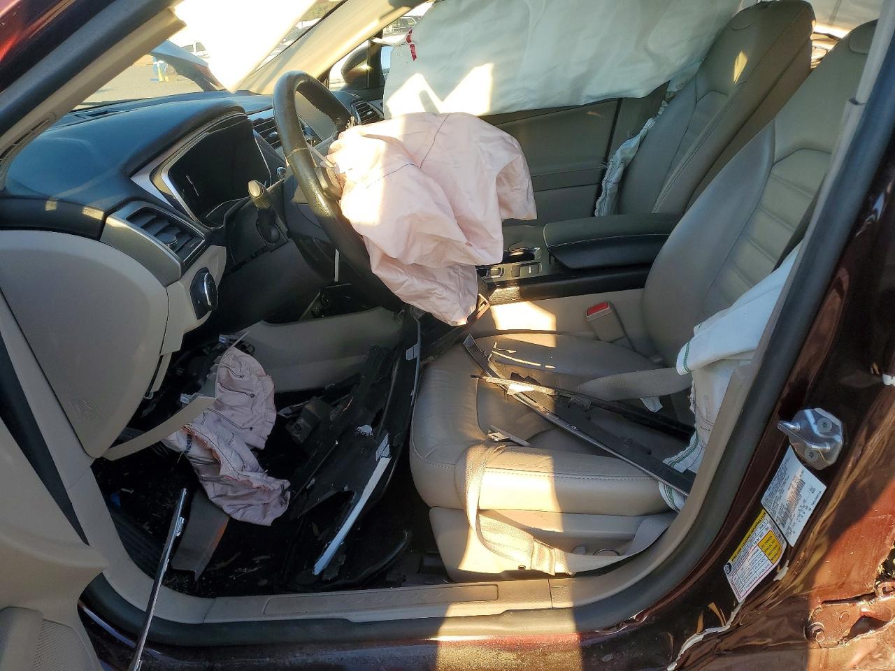 2017 FORD FUSION SE photo 19