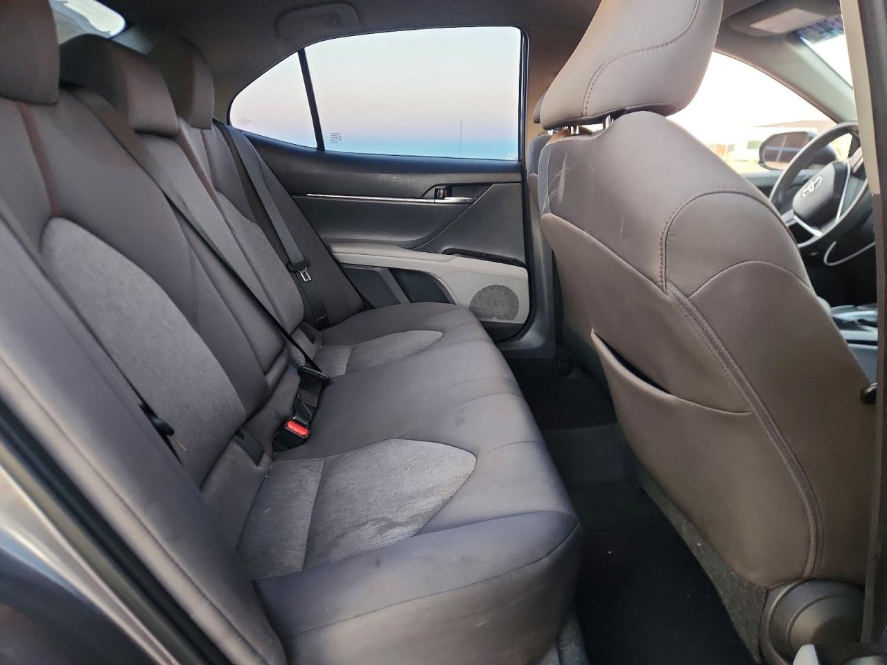 2018 TOYOTA CAMRY L photo 19