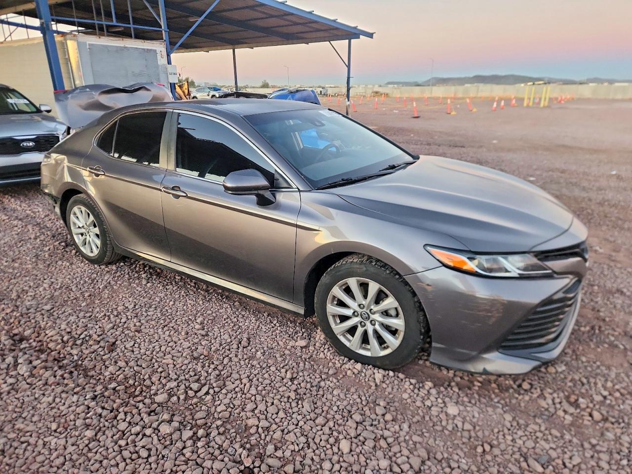 2018 TOYOTA CAMRY L photo 7