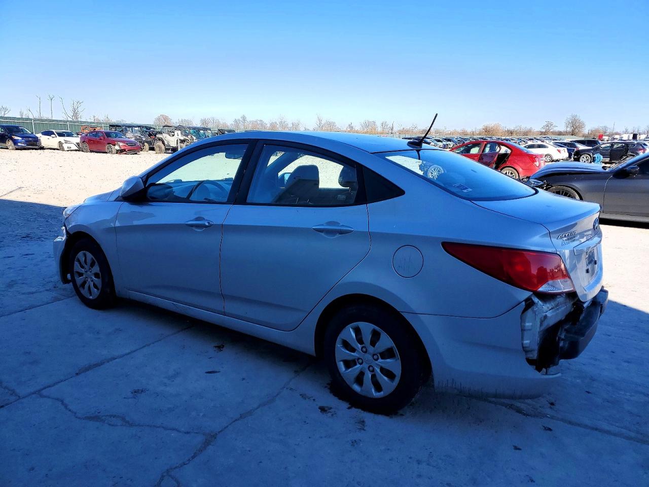 2017 HYUNDAI ACCENT SE photo 3
