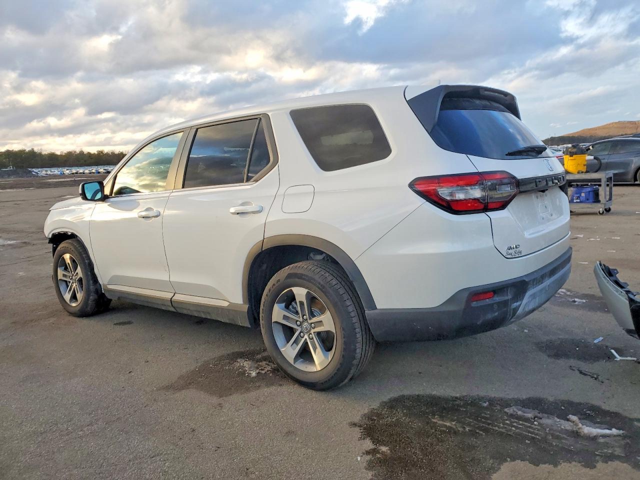 2025 HONDA PILOT EXL photo 2