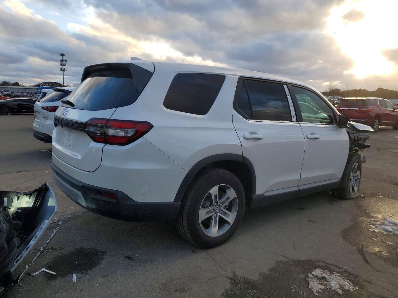 2025 HONDA PILOT EXL photo 3
