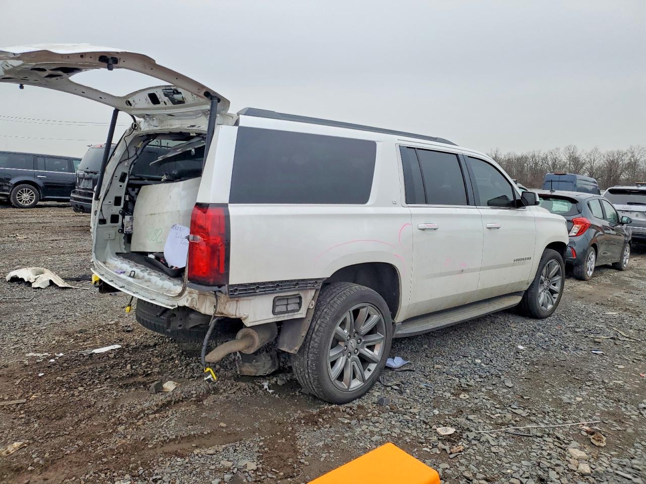 2018 CHEVROLET SUBURBAN C1500 LT photo 7