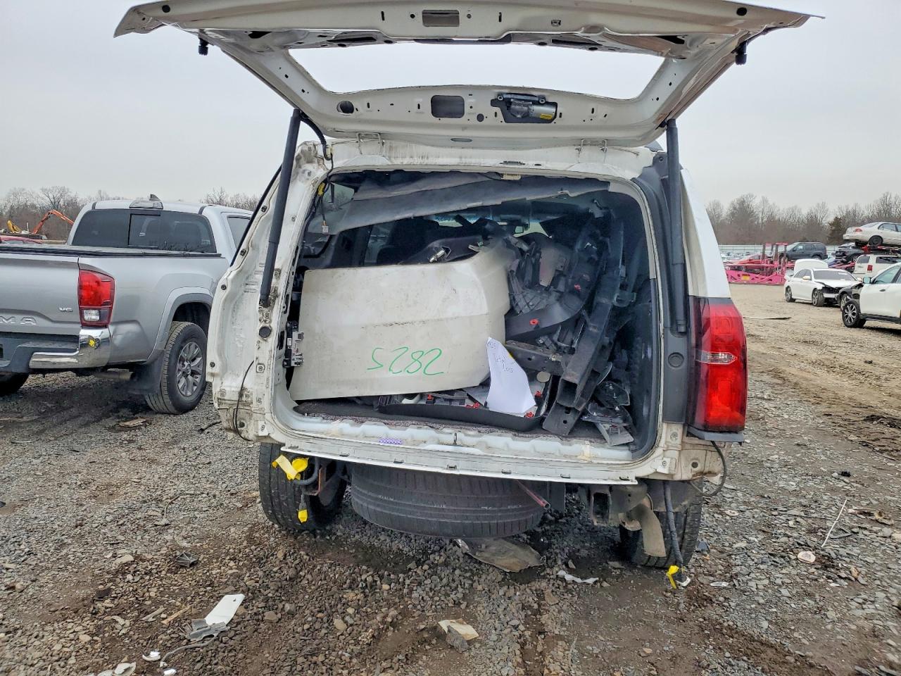 2018 CHEVROLET SUBURBAN C1500 LT photo 16