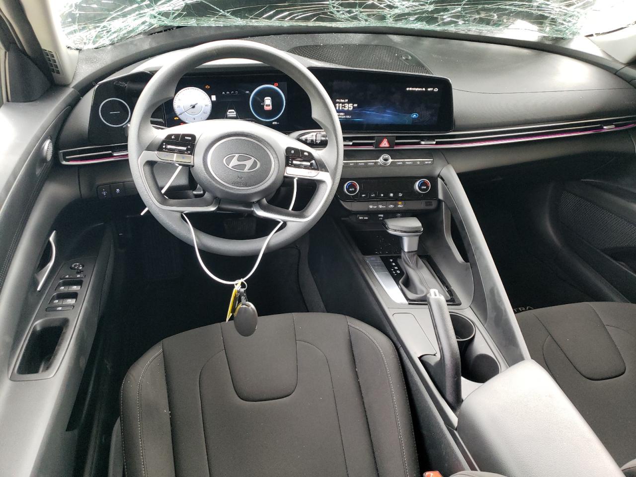 2024 HYUNDAI ELANTRA SEL photo 15