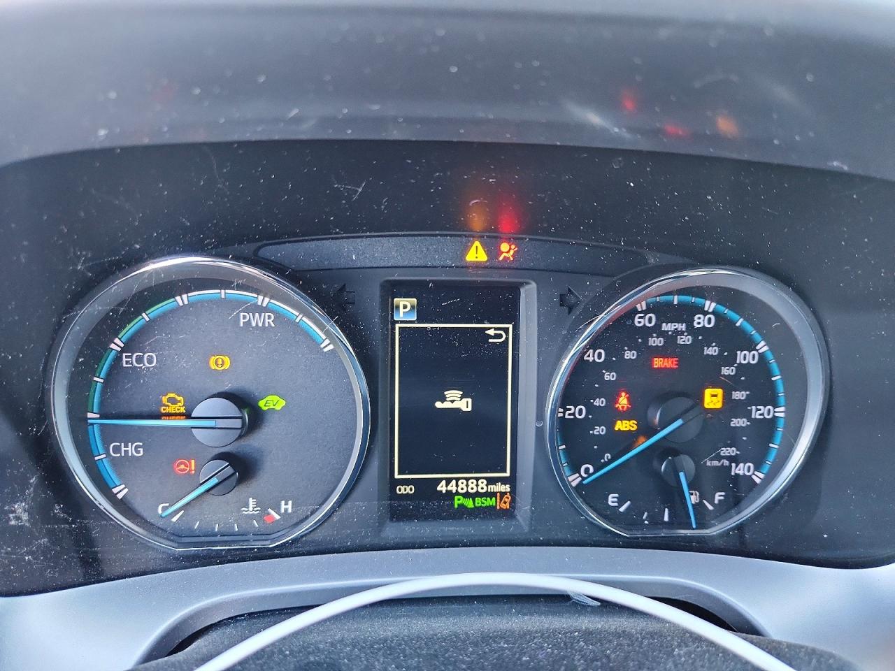 2018 TOYOTA RAV4 HV LE photo 17