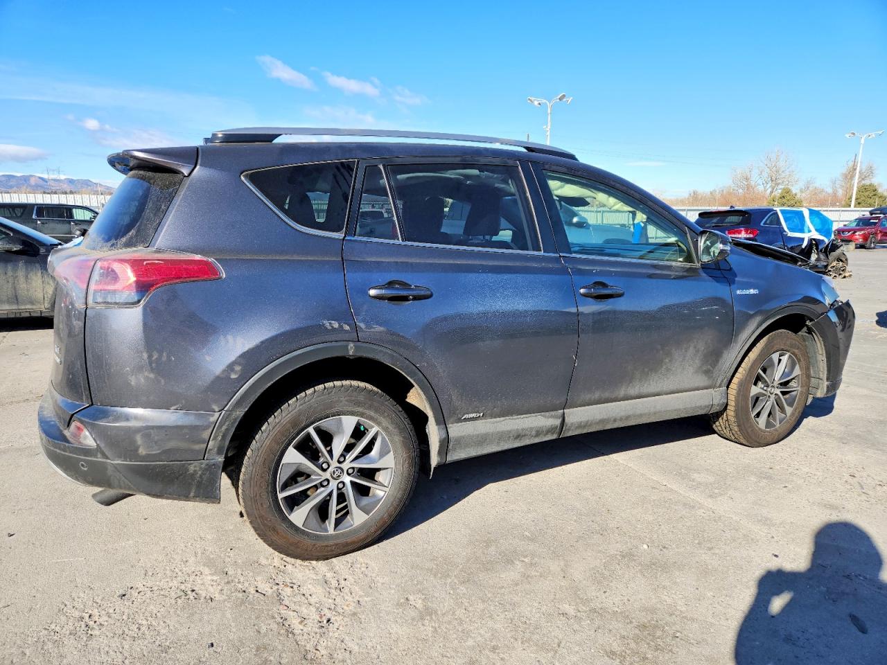 2018 TOYOTA RAV4 HV LE photo 5