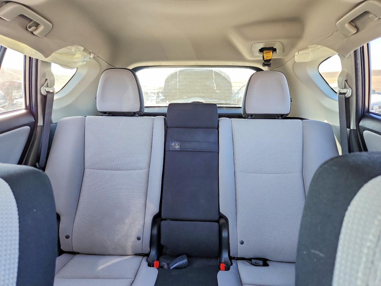 2018 TOYOTA RAV4 HV LE photo 19