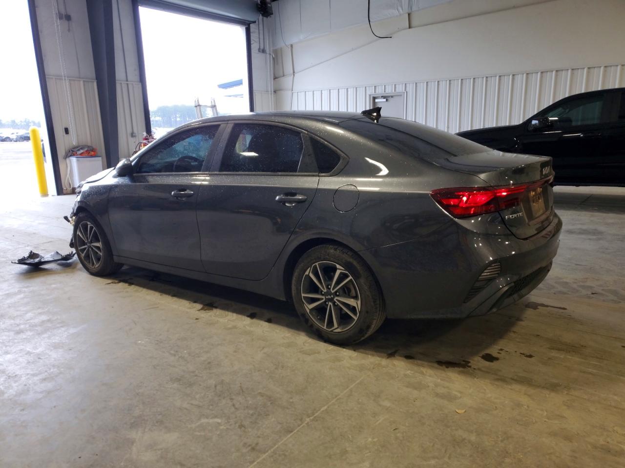 2023 KIA FORTE LX photo 3