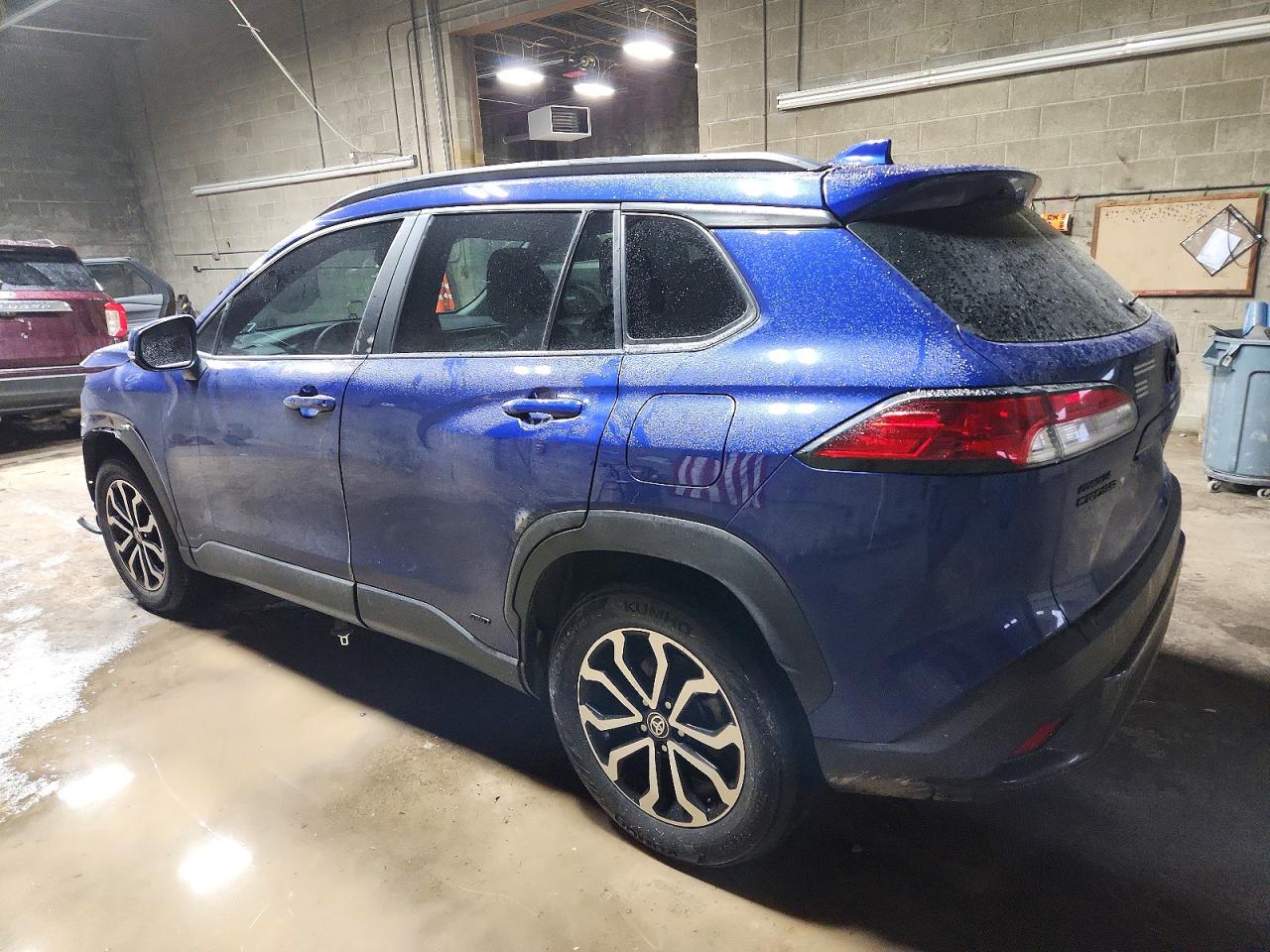 2023 TOYOTA COROLLA CROSS LE photo 2
