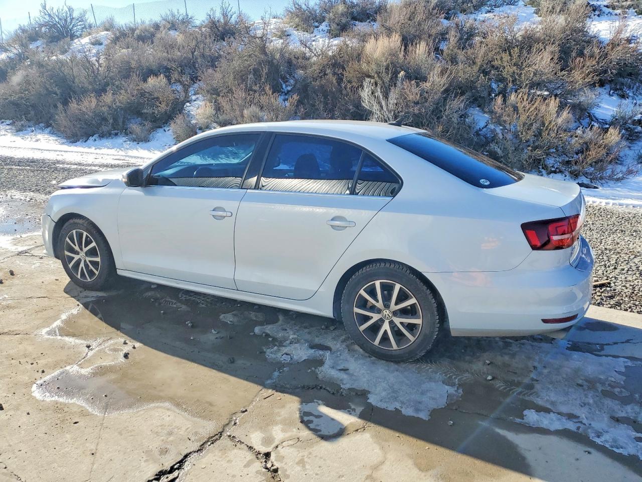 2017 VOLKSWAGEN JETTA SE photo 4