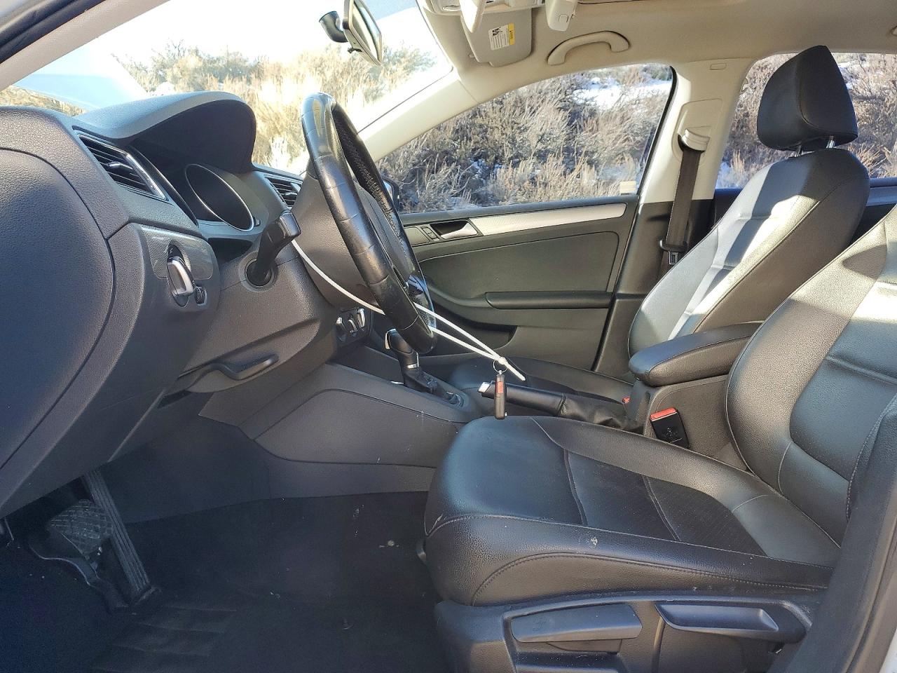 2017 VOLKSWAGEN JETTA SE photo 19