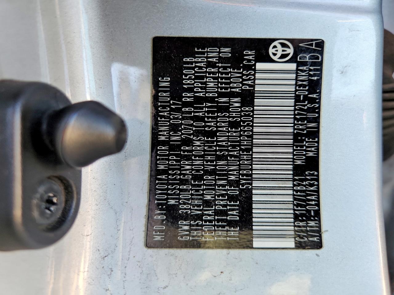 2017 TOYOTA COROLLA L photo 12