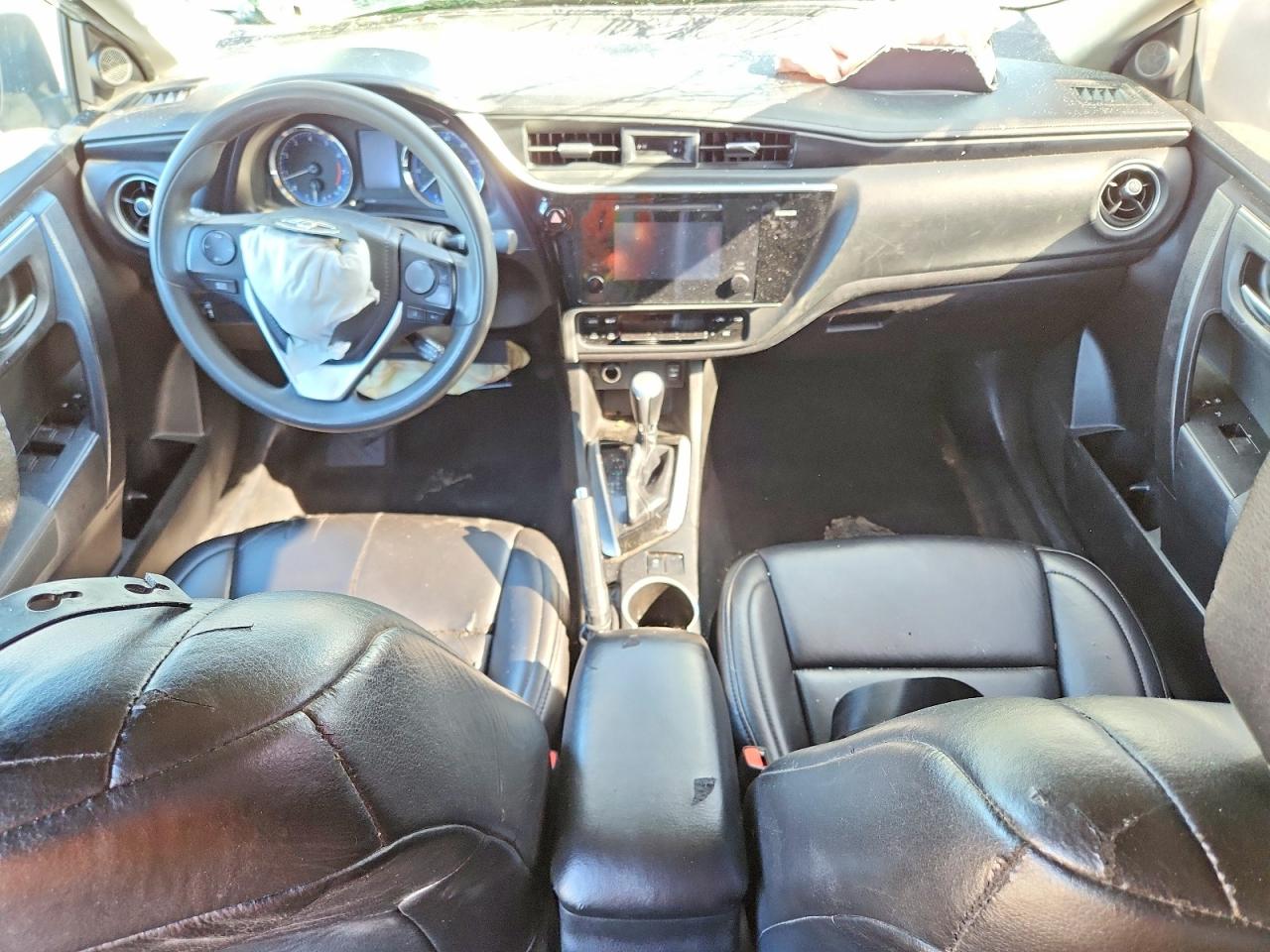 2017 TOYOTA COROLLA L photo 8