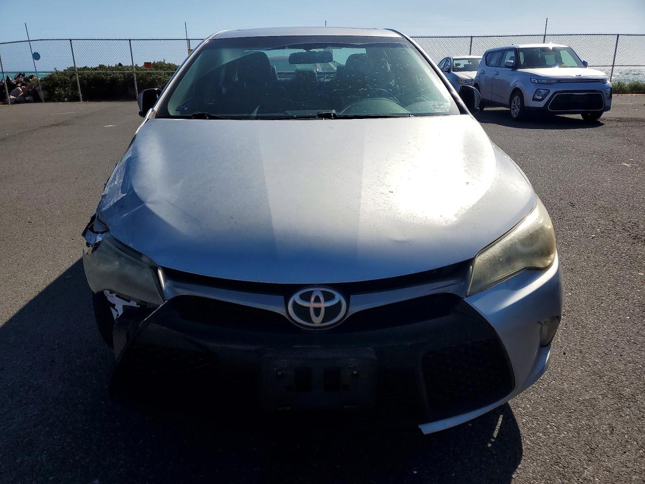 2016 TOYOTA CAMRY LE photo 9