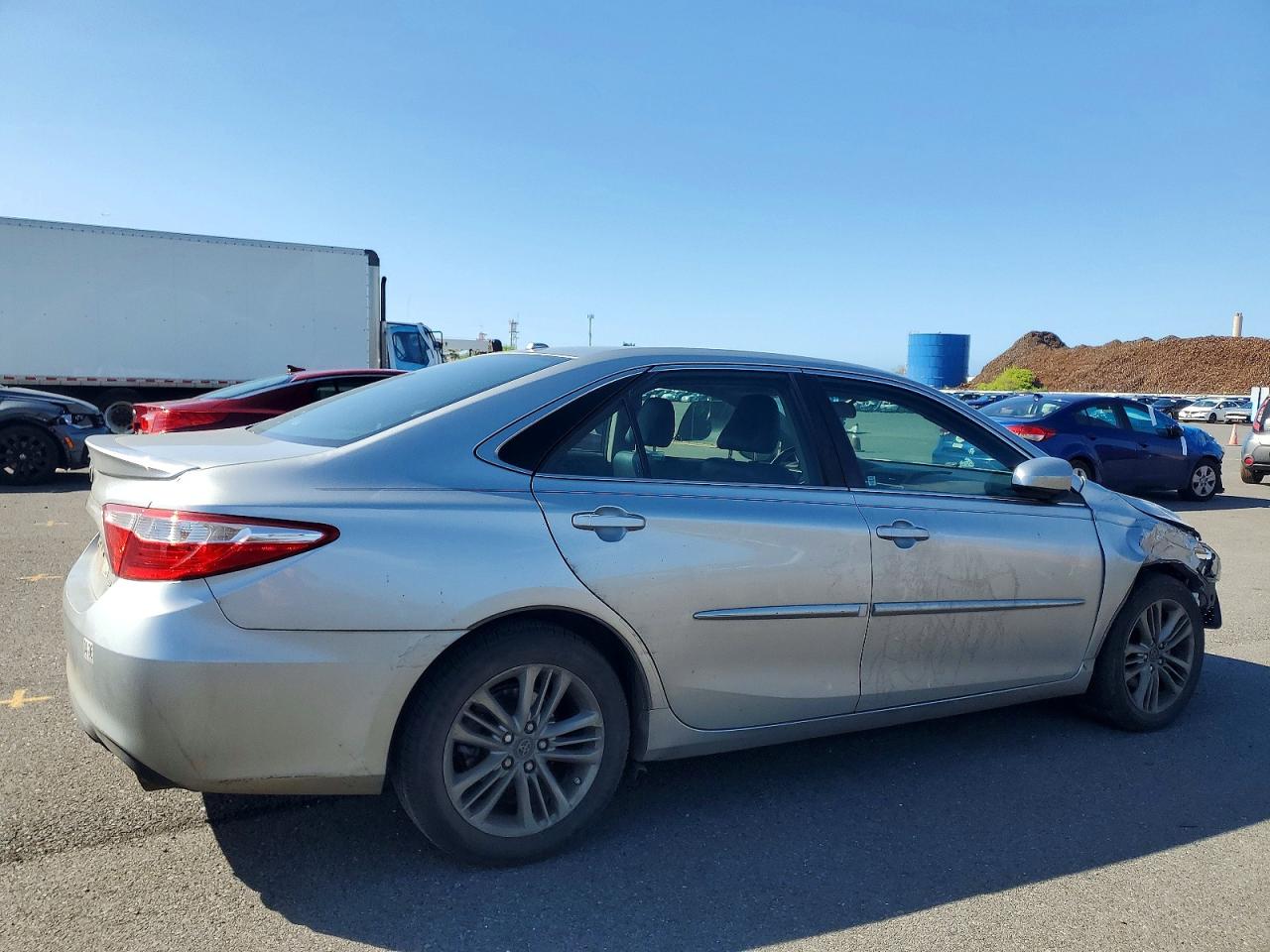 2016 TOYOTA CAMRY LE photo 5