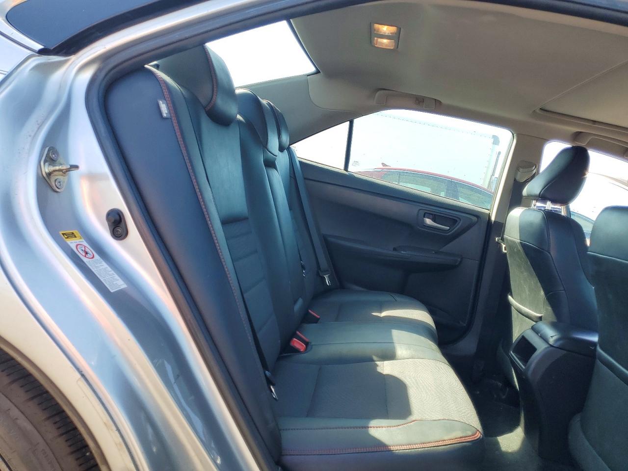 2016 TOYOTA CAMRY LE photo 19