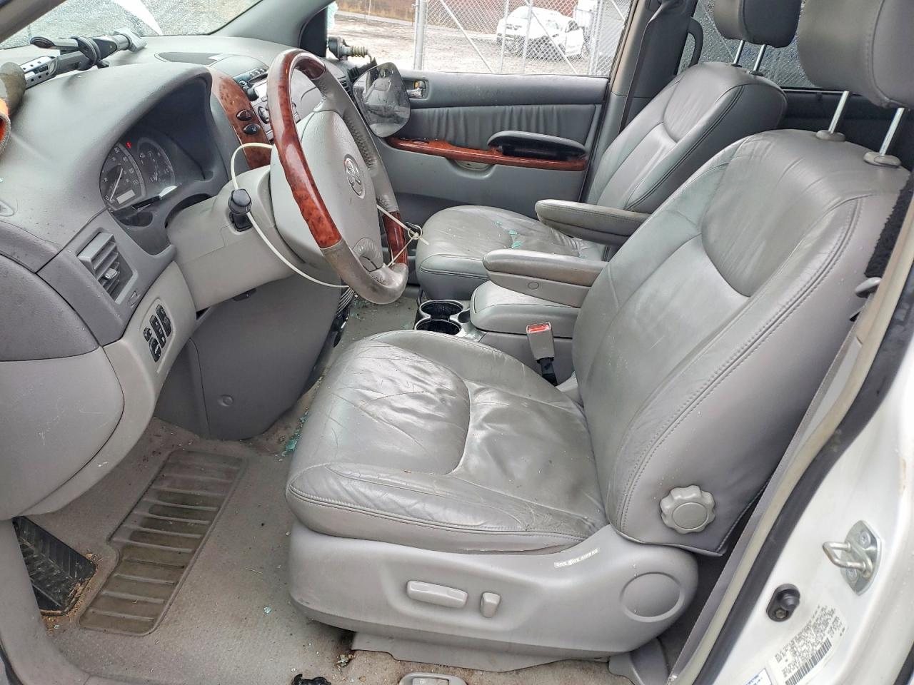 2004 TOYOTA SIENNA XLE LIMITED 7 PASSENGER photo 7