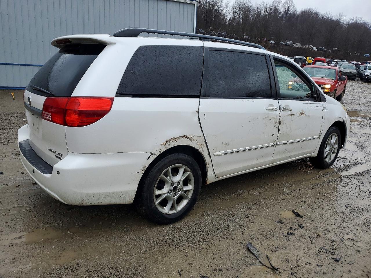 2004 TOYOTA SIENNA XLE LIMITED 7 PASSENGER photo 3