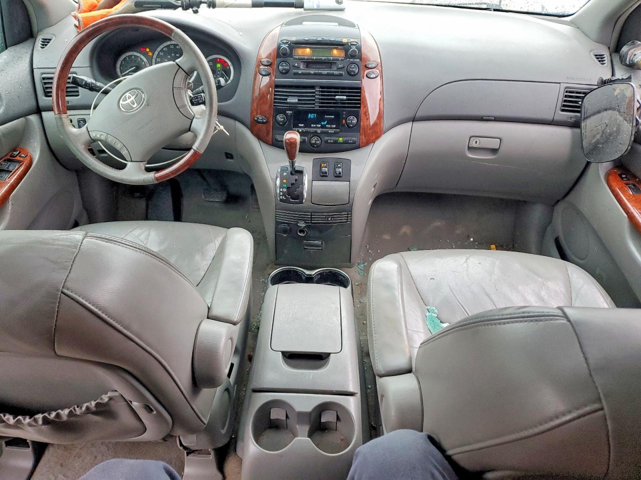 2004 TOYOTA SIENNA XLE LIMITED 7 PASSENGER photo 8