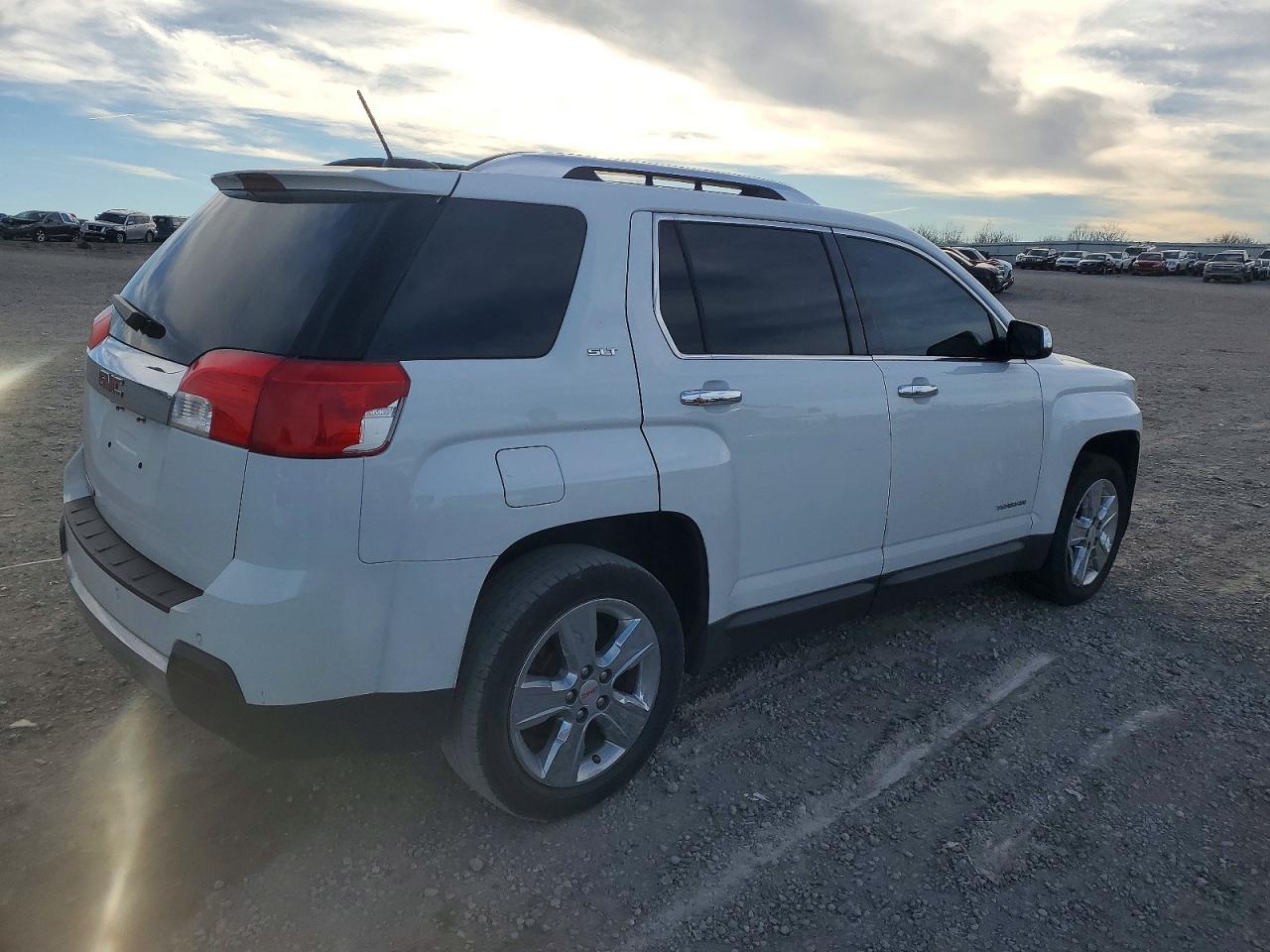 2015 GMC TERRAIN SLT photo 5